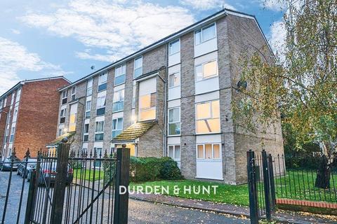 2 bedroom apartment for sale, Aylesbury Close, London E7