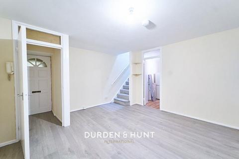 2 bedroom apartment for sale, Aylesbury Close, London E7