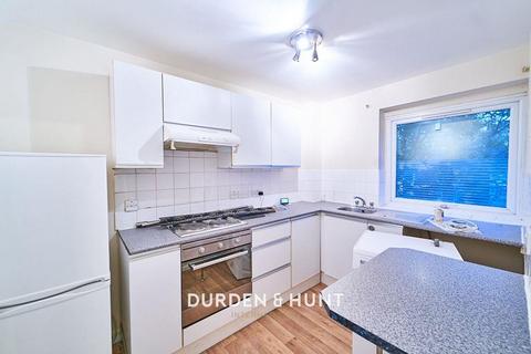 2 bedroom apartment for sale, Aylesbury Close, London E7