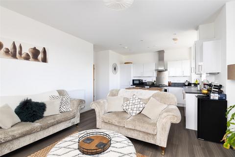2 bedroom apartment for sale, Louise Rise, Fairfield SG5 4SE
