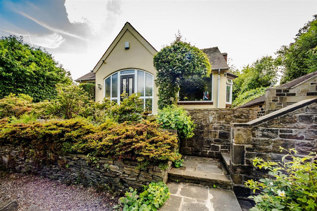 Netheroyd Hill Road, Huddersfield HD2 4 bed detached bungalow for sale