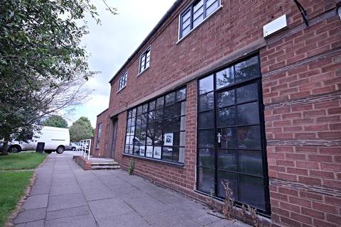 Retail property (high street) to rent, 1, Kineton Road, Wellesbourne