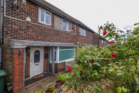 24 Cedar Drive, Dewsbury, WF12 8NT