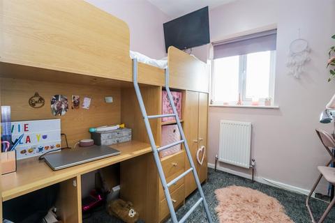 24 Cedar Drive, Dewsbury, WF12 8NT