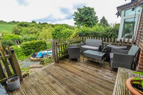24 Cedar Drive, Dewsbury, WF12 8NT
