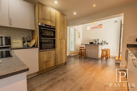 8 bedroom townhouse for sale, Portobello Road, Walton On The Naze