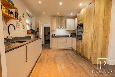 8 bedroom townhouse for sale, Portobello Road, Walton On The Naze