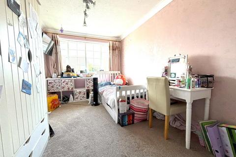 2 Beech Close, Bugbrooke, Northampton, NN7 3RB