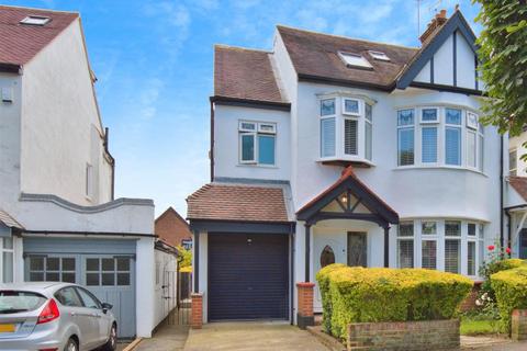 5 bedroom detached house for sale, Belfairs Drive, Leigh-on-Sea SS9