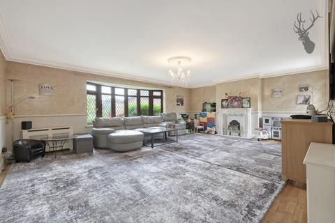 3 bedroom bungalow for sale, Oak Hill Road, Stapleford Abbotts, Romford