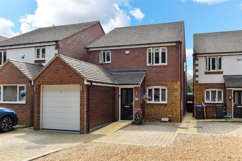 3 Appletree Gardens, Northampton, NN2 8DN