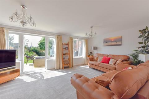3 Appletree Gardens, Northampton, NN2 8DN