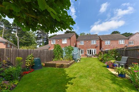 3 Appletree Gardens, Northampton, NN2 8DN