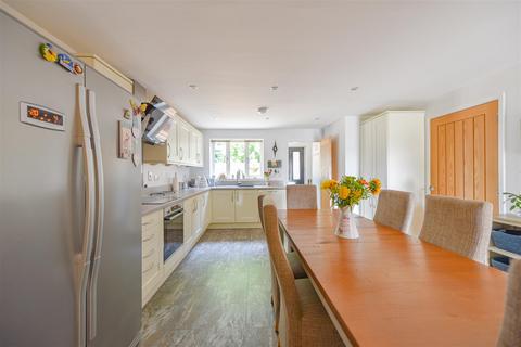 3 Appletree Gardens, Northampton, NN2 8DN