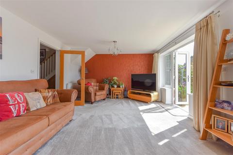 3 Appletree Gardens, Northampton, NN2 8DN