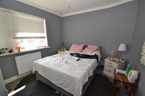 24 Griffe Drive, Wyke, Bradford, BD12 8QB