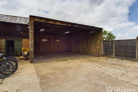 Garage for sale, Quainton Road, Waddesdon HP18