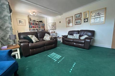 1 bedroom flat for sale, Cohen House, Hammers Lane, London