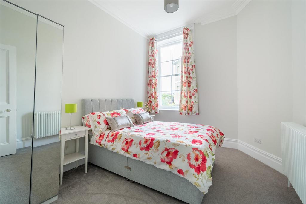 First Floor Flat Trinmore BS8 3 HT-12.jpg