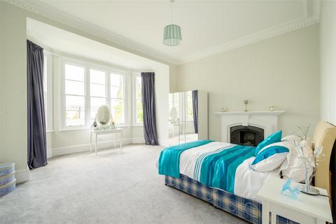 First Floor Flat, Trinmore Clifton Down, Bristol, BS8 3HT