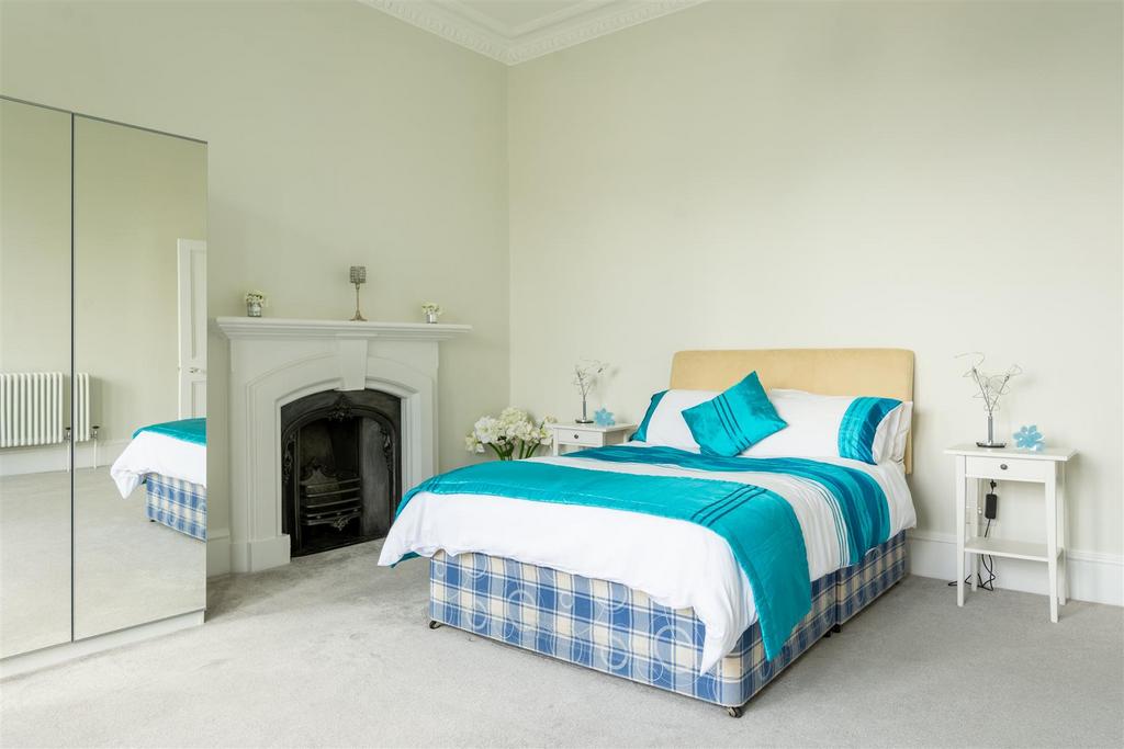 First Floor Flat Trinmore BS8 3 HT-11.jpg