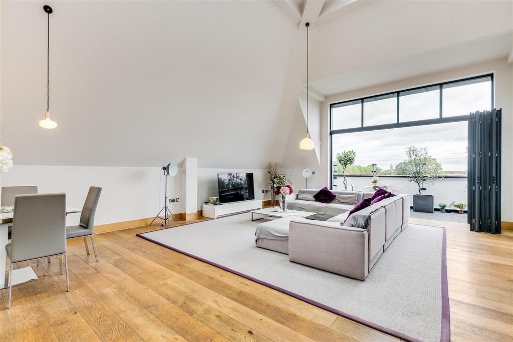 Chiswick High Road   Penthouse