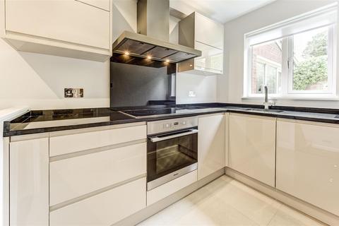 3 bedroom house to rent, Mulberry Close, Hampstead Village NW3