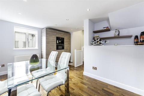 3 bedroom house to rent, Mulberry Close, Hampstead Village NW3