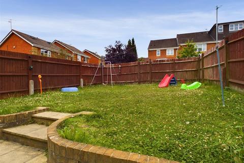 2 bedroom end of terrace house for sale, Maidenbower, Crawley