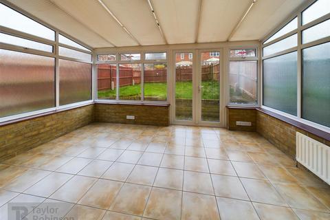 2 bedroom end of terrace house for sale, Maidenbower, Crawley