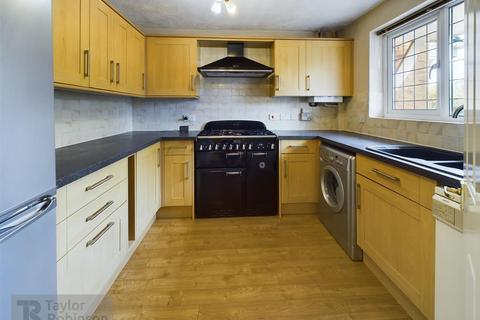 2 bedroom end of terrace house for sale, Maidenbower, Crawley