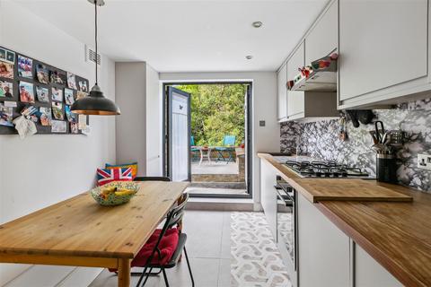 1 bedroom flat for sale, Askew Road, London, W12