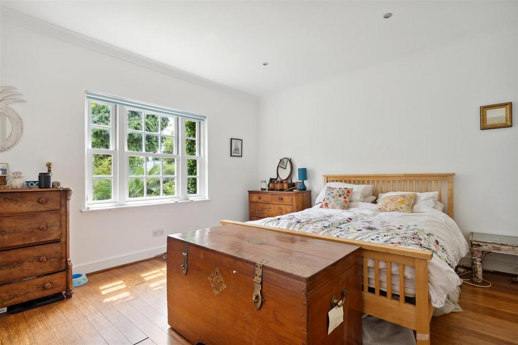 Stile Hall Gardens, W4 - FOR SALE