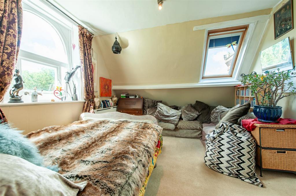 Bedroom 4.jpg