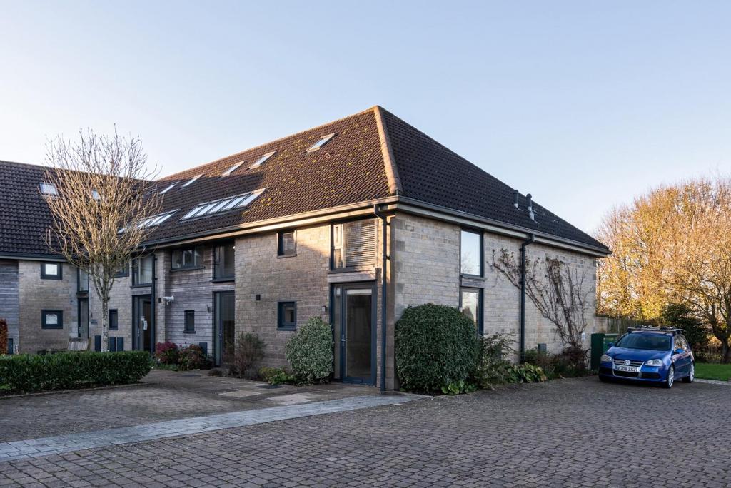 18 Home Barns, Marshfield, SN14 8 JN-1.jpg