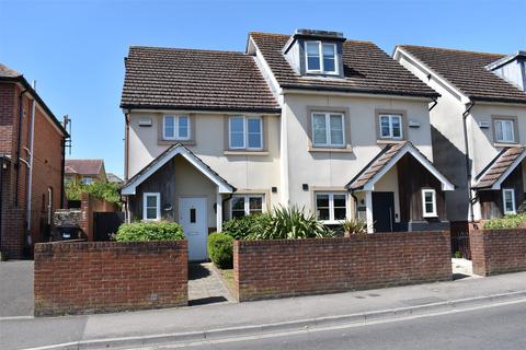 2 bedroom semi-detached house to rent, Gosport Street, Lymington