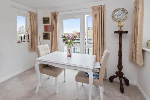 1 bedroom apartment for sale, Farringford Court, Avenue Road, Lymington, Hampshire, SO41 9PA