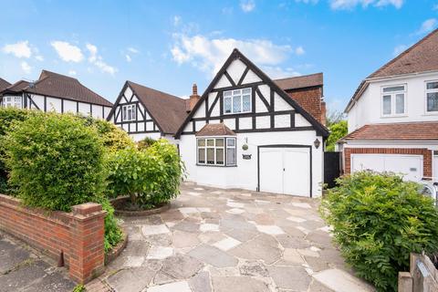 64 Vale Road, Worcester Park, KT4 7EA
