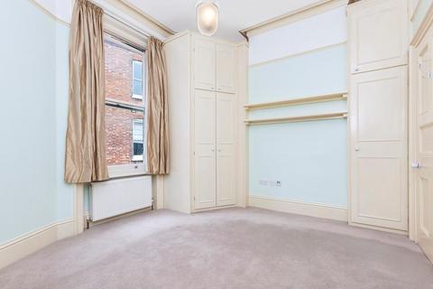 2 bedroom flat for sale, Fitzgeorge Avenue, London, W14