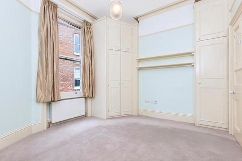 17a Fitzgeorge Avenue, London, W14 0SY