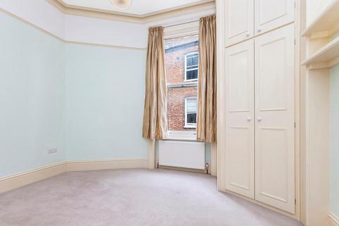 17a Fitzgeorge Avenue, London, W14 0SY