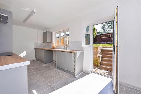 3 bedroom terraced house for sale, Bere Hill Crescent, Andover