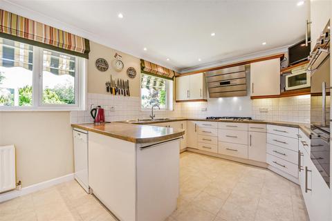 4 bedroom detached house for sale, Appleshaw, Andover