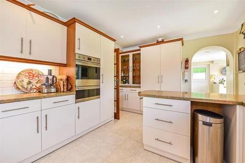 4 bedroom detached house for sale, Appleshaw, Andover