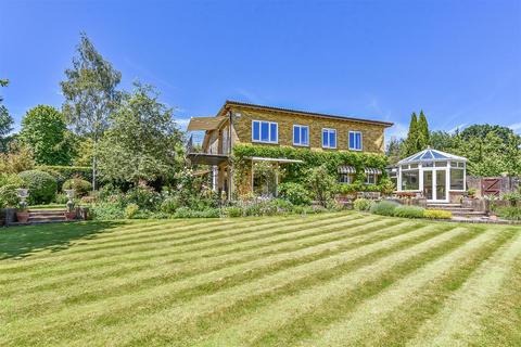 4 bedroom detached house for sale, Appleshaw, Andover