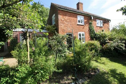 2 bedroom semi-detached house to rent, Lower Ufford