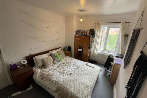 4 bedroom terraced house to rent, Leopold Road, Leicester