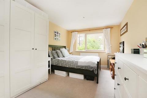 2 bedroom flat for sale, Edith Road, London