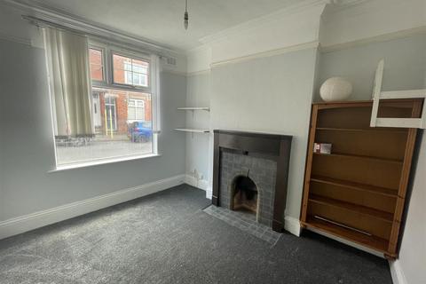 3 bedroom end of terrace house for sale, Howard Road, Leicester