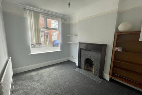 3 bedroom end of terrace house for sale, Howard Road, Leicester